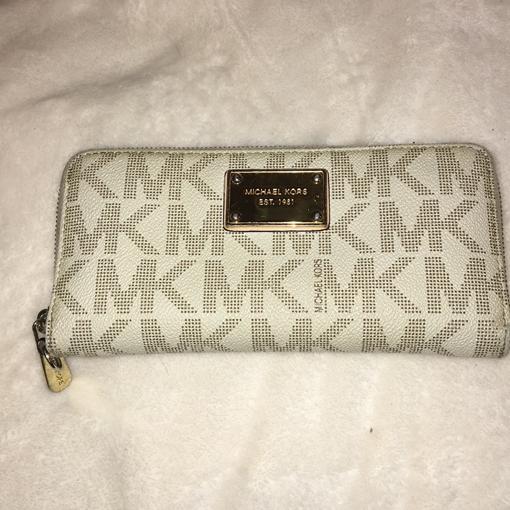 Michael kors wallet